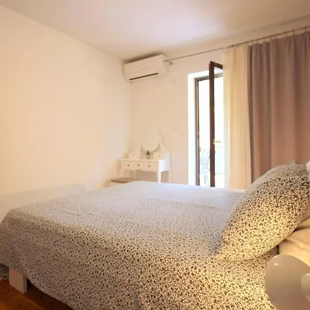 Apartments Andrea B4 *