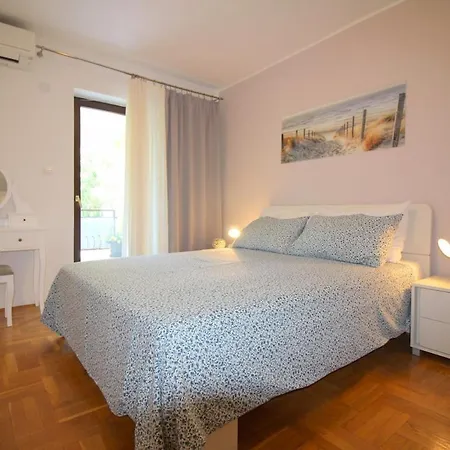 公寓 Apartments Andrea B4 *