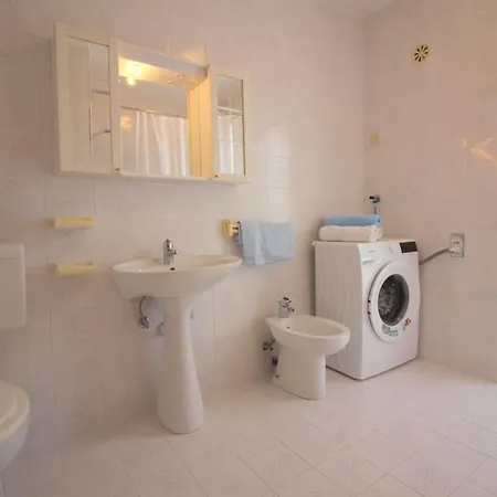 Apartment Apartments Andrea B4