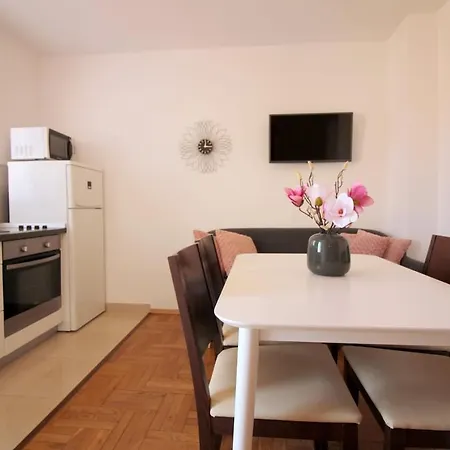 Apartments Andrea B4 * Porec